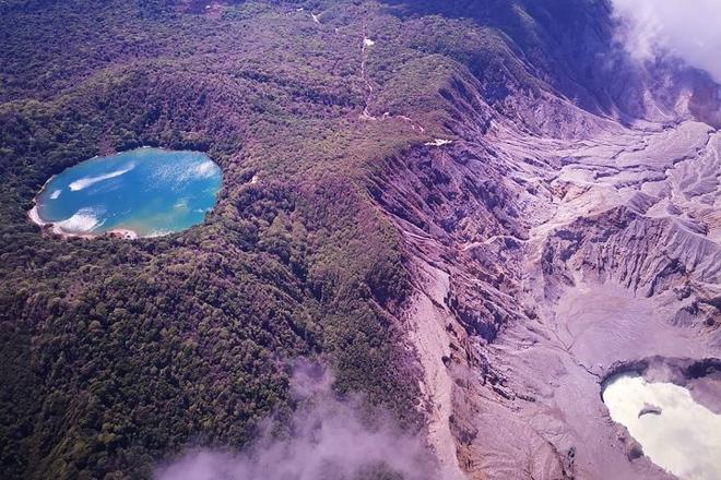 Private 1-Hour Scenic Flight Over Poás Volcano