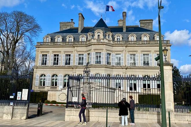 Exclusive Champagne Pommery and Ayala Cellars Tasting: Guided Day Tour from Paris