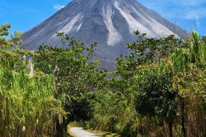 Arenal Volcano and Baldi Hot Springs: Full-Day Excursion from San Jose