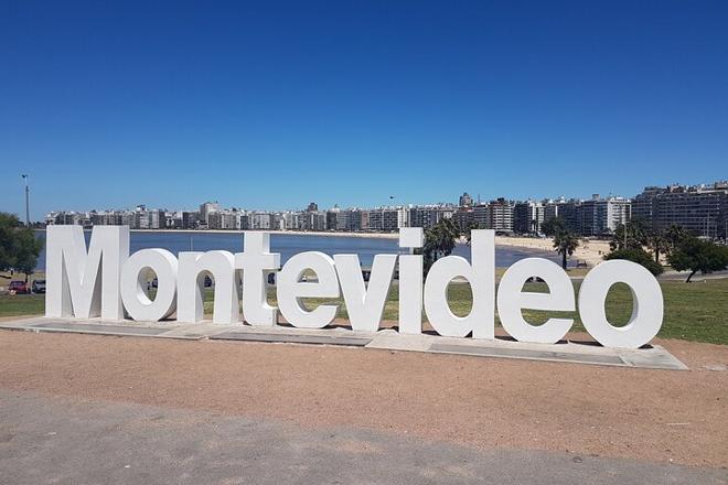 Full-Day Exclusive Tour from Buenos Aires to Montevideo