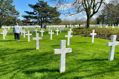 Exclusive Normandy D-Day and Rouen Tour from Paris: Minivan Journey with Lunch Included