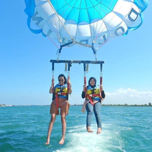 Nusa Dua Parasailing and Banana Boat Adventure with Complimentary Hotel Pickup
