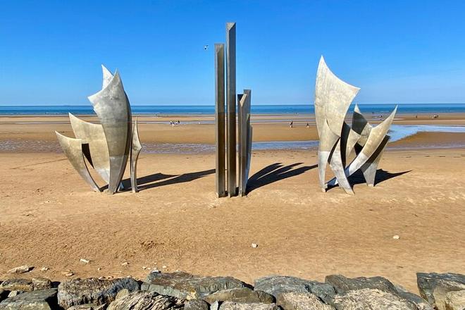 Normandy D-Day Tour: Explore the Top 6 Omaha Beach Sights from Paris