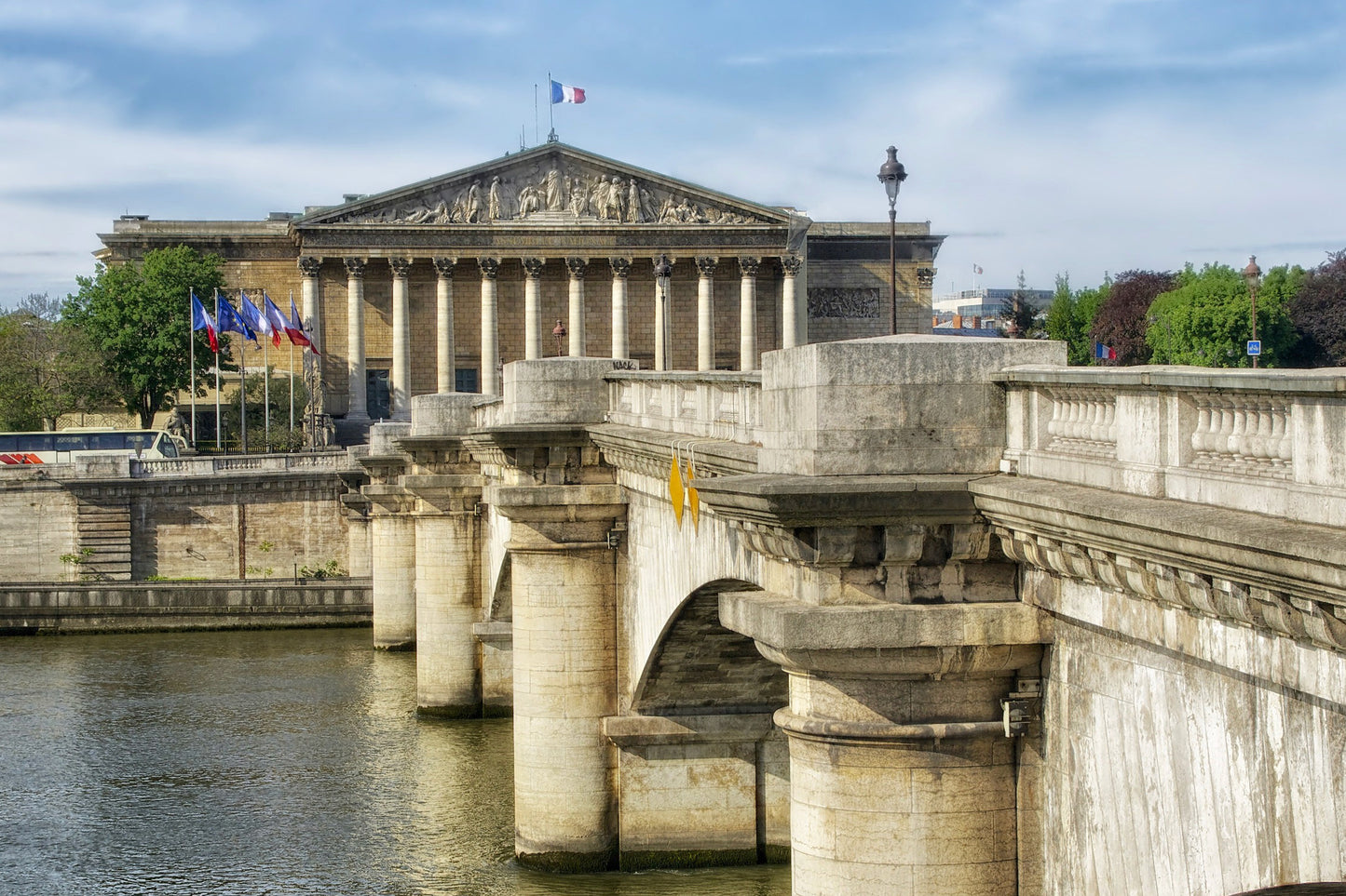 Paris Ultimate Experience: Small-Group Tour of 7 Iconic Attractions - Limited to 7 Participants