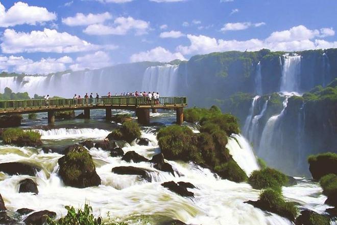 Private Tour: Explore Itaipu Dam and Iguassu Falls Brazilian Side