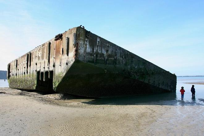 Exclusive D-Day Beaches Tour from Paris: Private Minivan Excursion with Lunch