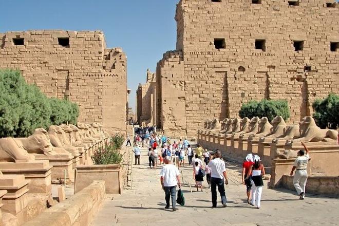 West Luxor Highlights: Half-Day Exploration Tour
