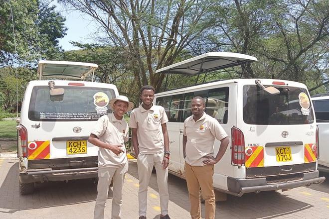 Safari Adventure in Nairobi: 4x4 Van with Pop-Up Roof Experience