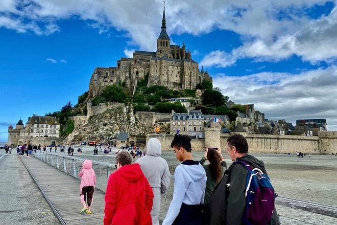 Small-Group Mont Saint-Michel Day Trip from Paris (2-7 Participants)