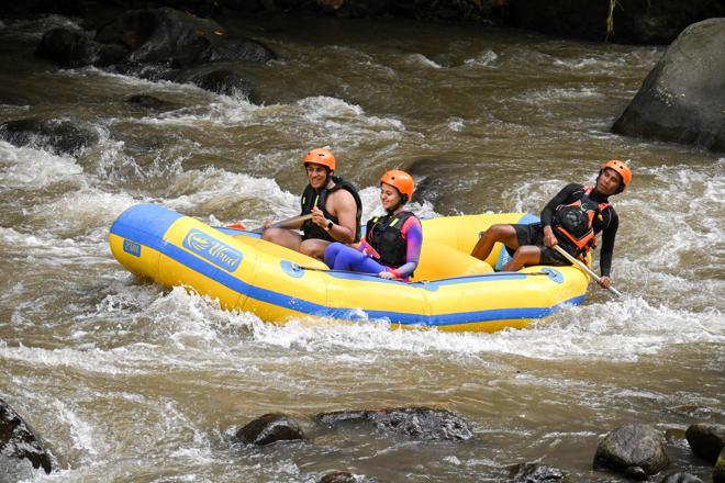 Ubud Adventure: Bali Swing and Full-Day Water Rafting Experience