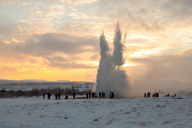 Ultimate Iceland Winter Adventure: Golden Circle, South Coast & Northern Lights Tour
