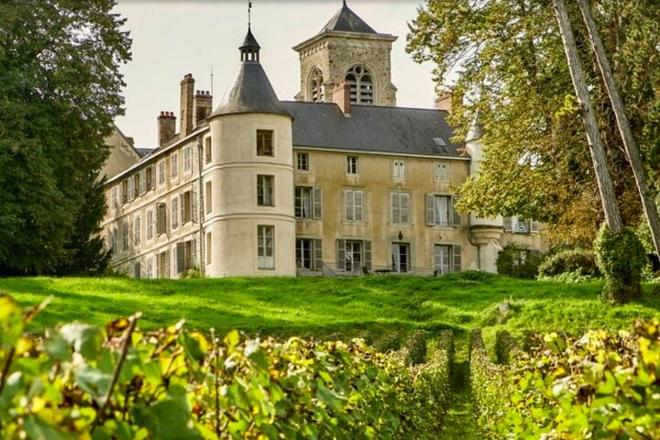 Moët & Chandon Champagne Experience: Small Group Tour from Paris to Pressoria