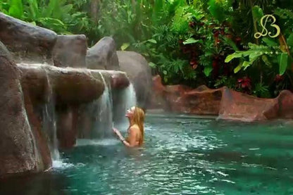 San Jose Exclusive: La Paz Waterfall Gardens and Baldi Hot Springs Private Day Excursion