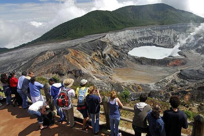 Private Half-Day Tour to Poas Volcano National Park
