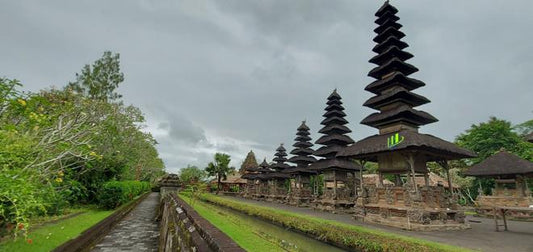 Discover the Wonders of Tanah Lot and royal Temple with Chocolate Tasting Adventure