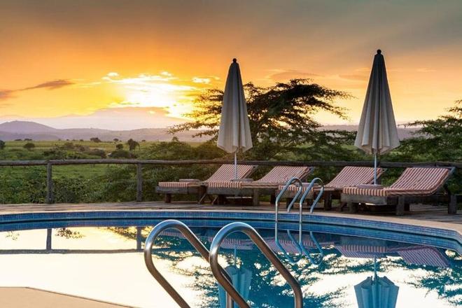 Romantic 2-Day Safari Adventure in Ngorongoro & Lake Manyara