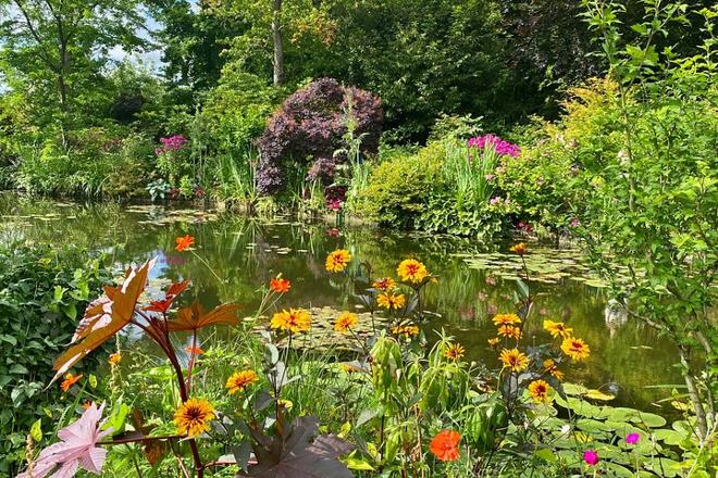 Private Half-Day Giverny Tour from Paris with Optional Lunch - Mercedes Transport
