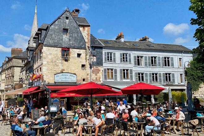 Discover Normandy: Small-Group Day Trip to Rouen, Deauville, and Honfleur from Paris