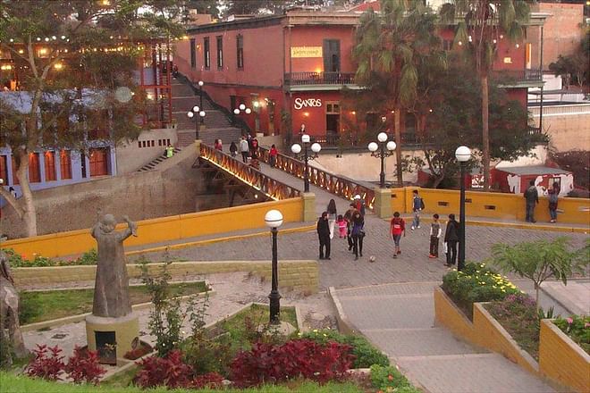Lima Explorer Tour: Small-Group Full-Day Walking, Culinary & Shopping Experience