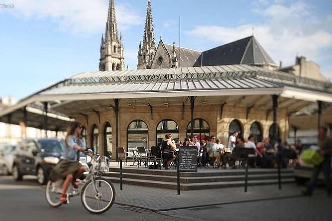 Bordeaux Private Walking Tour: Wine and Gourmet Food Delights