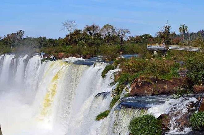Escape to Iguassu Falls: 4-Day Private Tour Package with 3-Star Accommodation