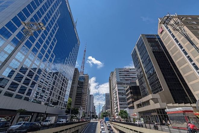 Explore Sao Paulo's Iconic Landmarks via Subway: Private Tour of Paulista Avenue, Downtown, and Luz Station