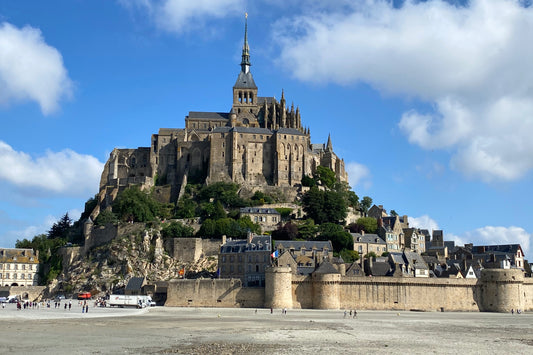 Small-Group Minivan Tour to Mont Saint-Michel from Paris with Calvados Tasting