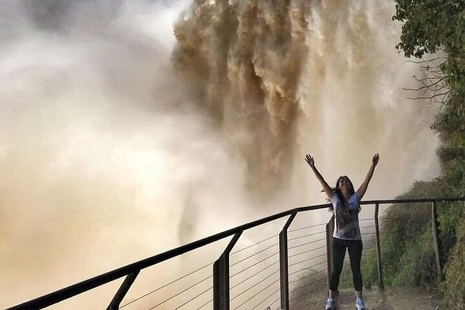Private All-Inclusive Day Tour: Explore Iguazu Falls and Discover Ciudad Del Este with Shopping Adventure