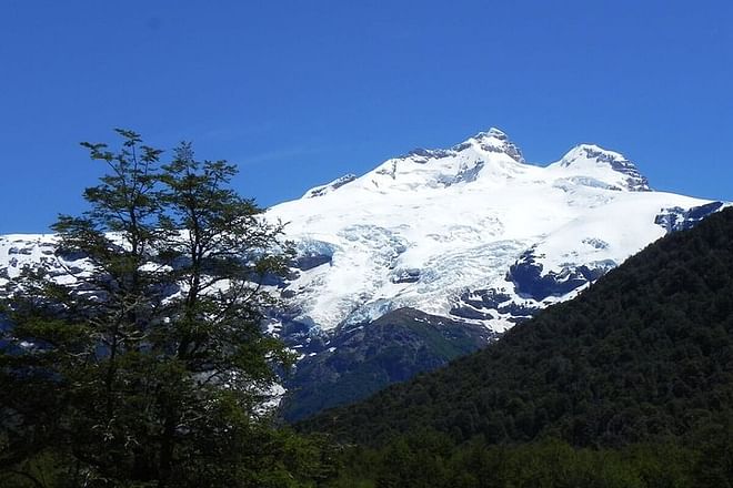 Seven-Day Scenic Lake Crossing Tour from Chile to Argentina