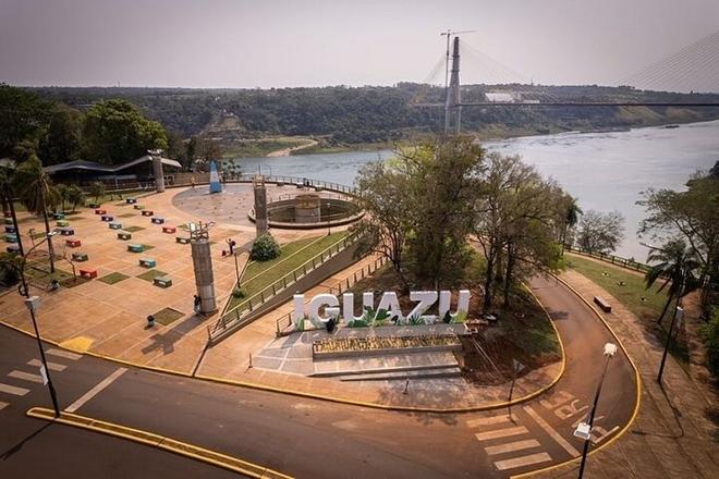 Iguazu Falls: From Puerto Iguazú Hotels to Foz do Iguaçu City Tour