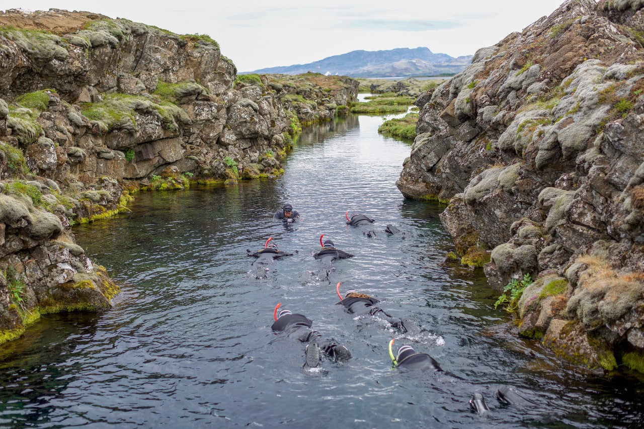 Silfra Snorkeling Adventure: Group Tour Experience