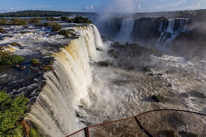 Luxury 4-Day Iguassu Falls Adventure: Private Guided Tours with Premium Hotel Stay